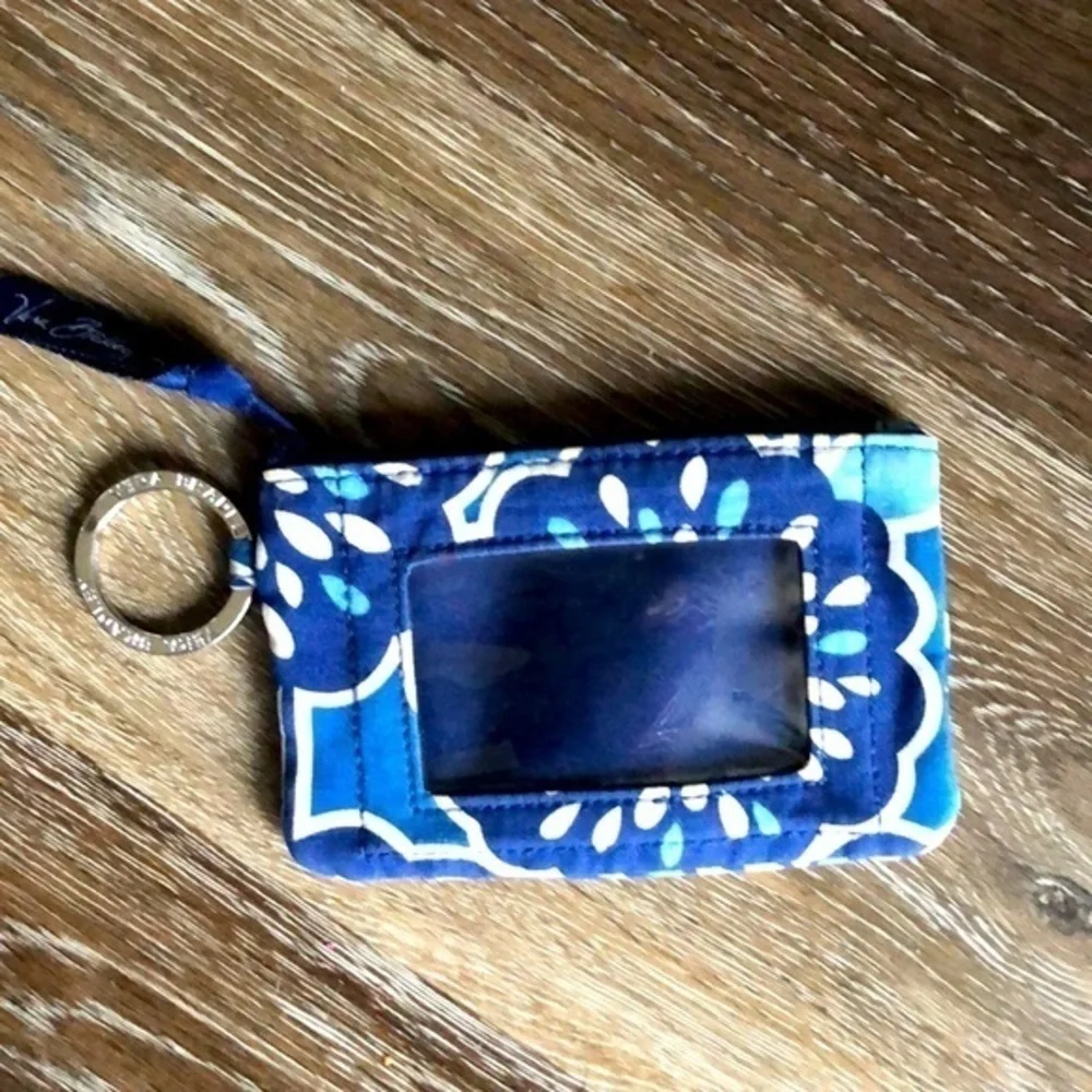 Vera Bradley  blue and white floral zip ID case keychain card holder